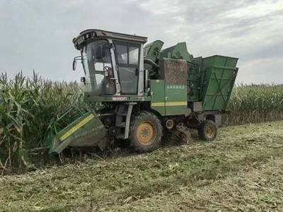 嘉祥县秋收秋种全面启动，2万余台农业机械投入“三秋”会战